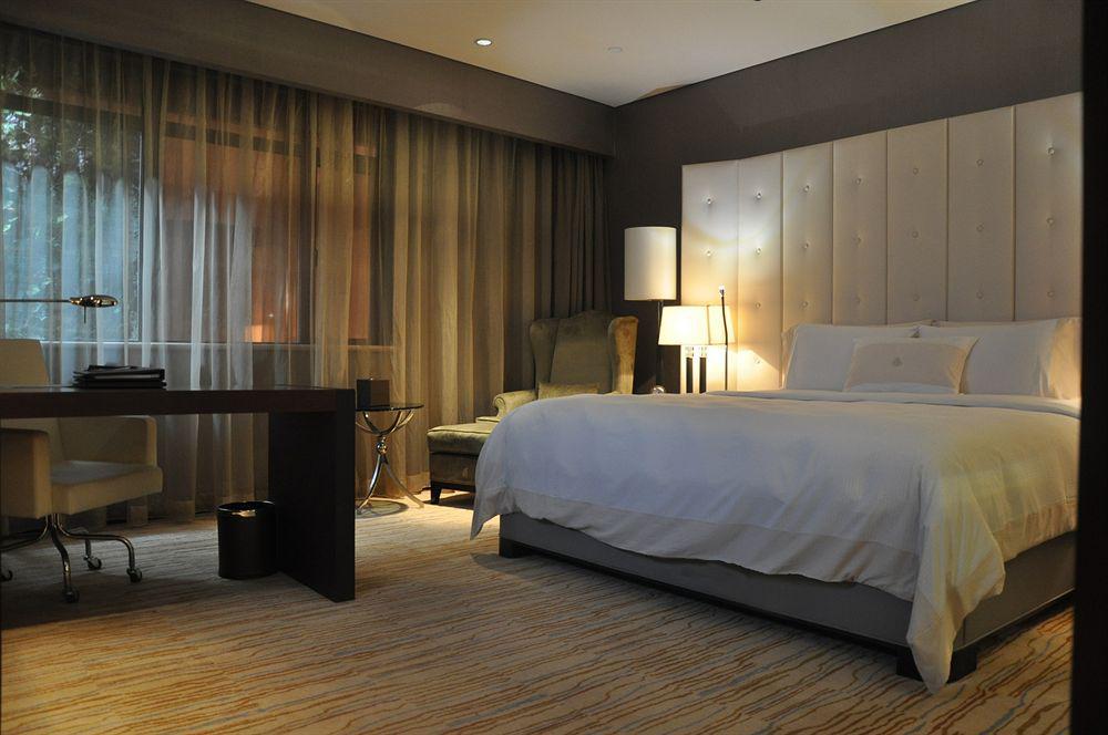Royal International Hotel Shanghai - Pudong International Airport Exterior photo