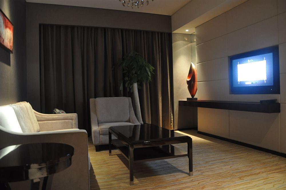 Royal International Hotel Shanghai - Pudong International Airport Exterior photo